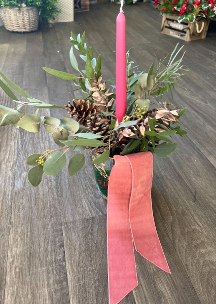 Candle Gift Pot With Fresh Xmas Foliage Pinks 20