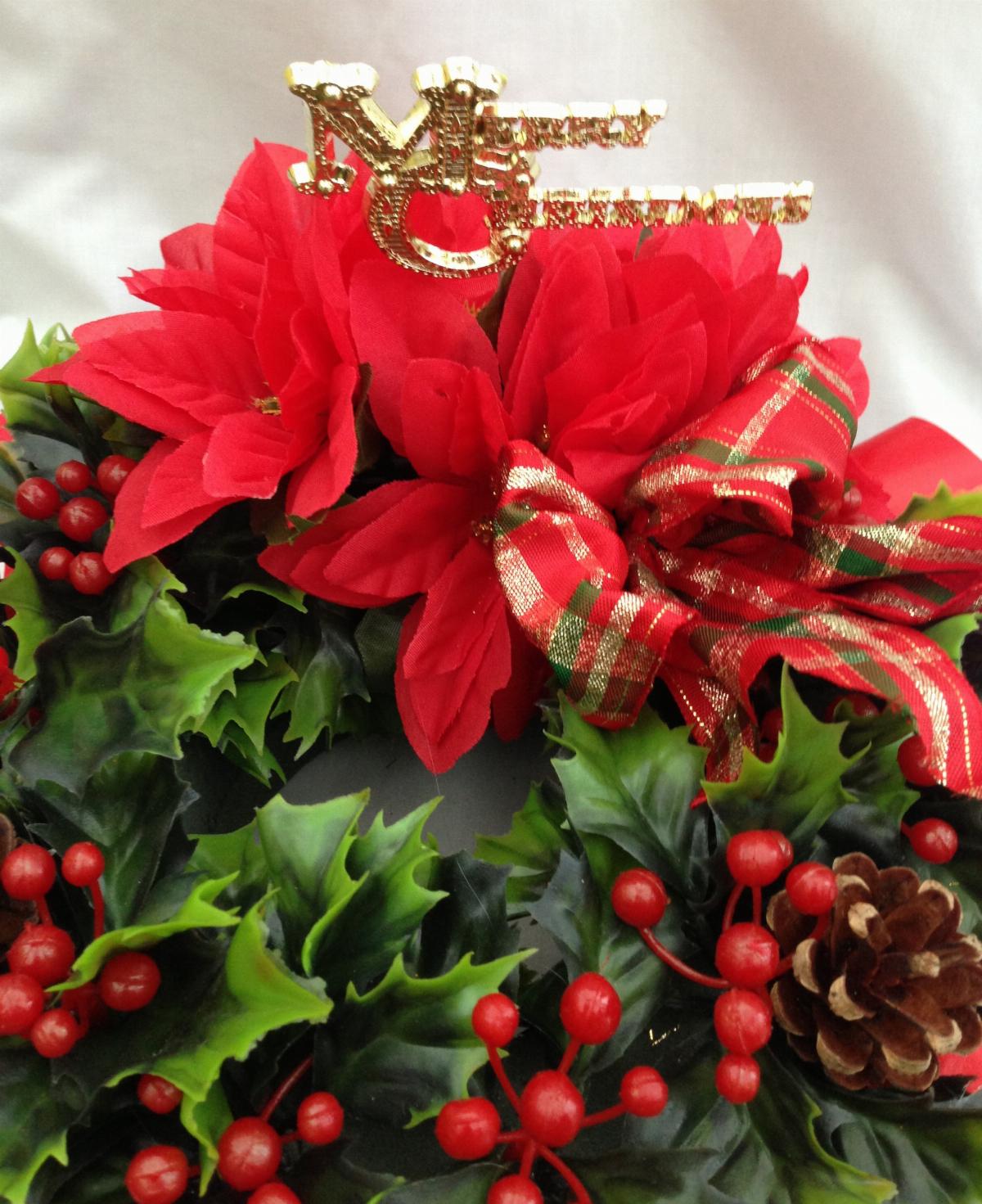 Wreath Xmas Decor Red Green Close Up